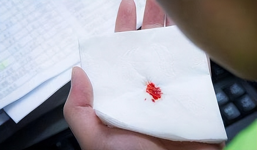 肺癌一发现就是晚期了吗,肺癌一发现就是中晚期能治吗