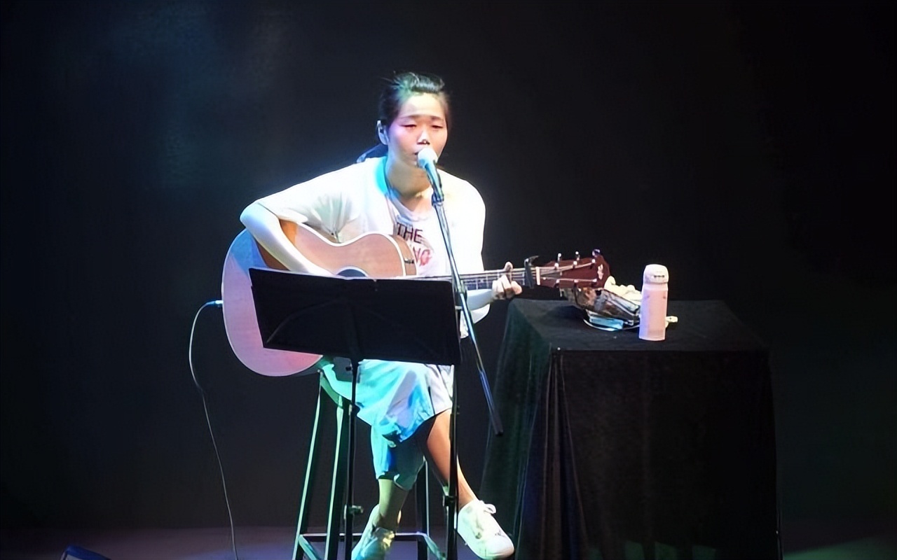 歌词毫无逻辑的歌,歌词不符合实际的歌