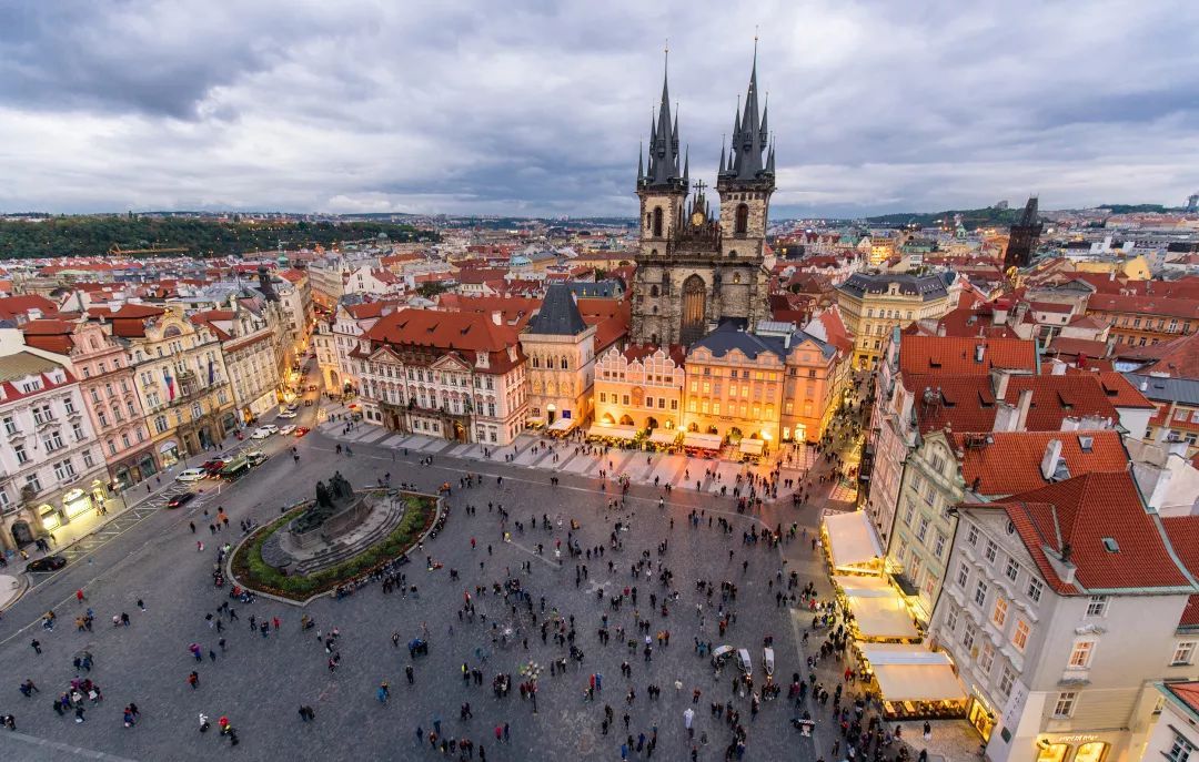 捷克，明明是发达国家，为何甘做情色服务的“集散地”？