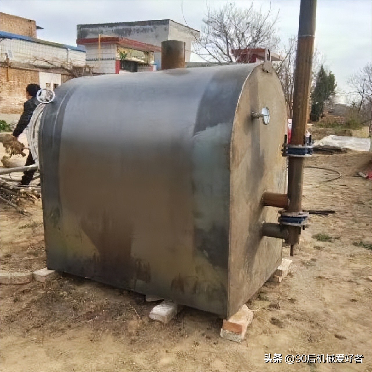 废旧木材加工成木炭怎么处理好,木材加工厂废料做木炭变废为宝