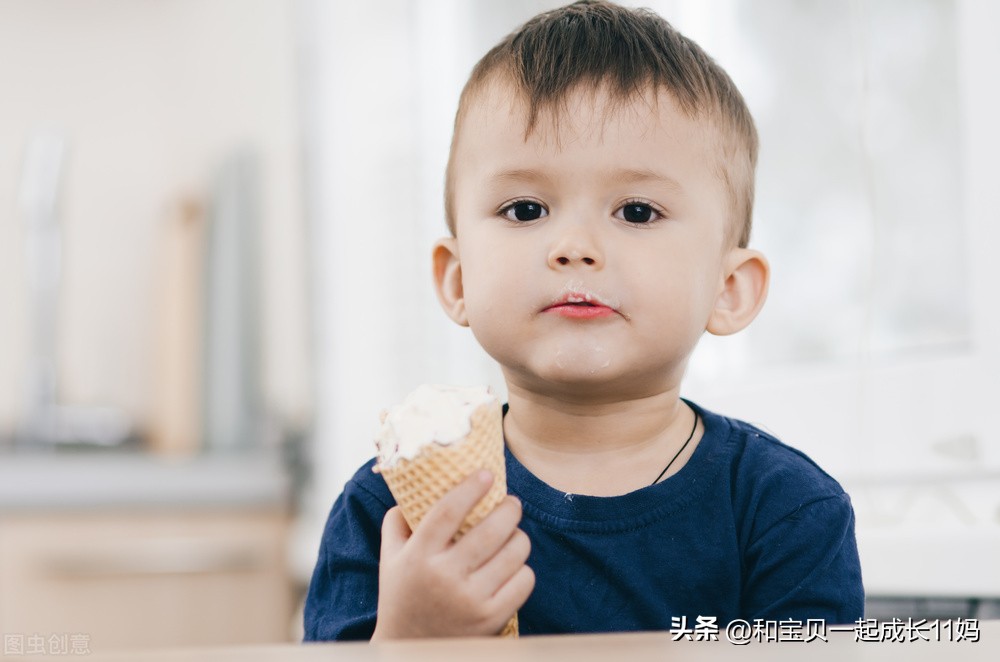 宝宝头发稀少怎么办还掉发,14岁孩子头顶头发稀少是怎么回事