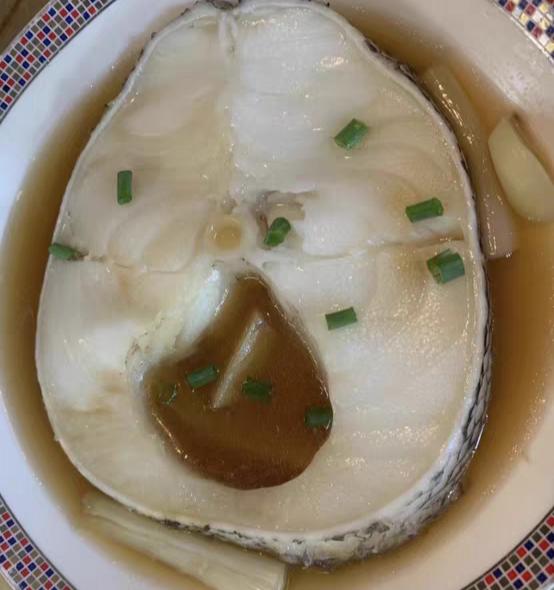 它是“餐桌上的营养贵族”，100元一斤有点贵，但特别适合孩子吃