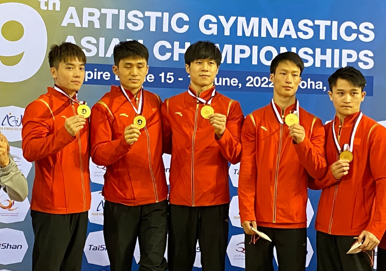 中国体操队夺冠高光时刻,为中国体操冠军获得四金点赞