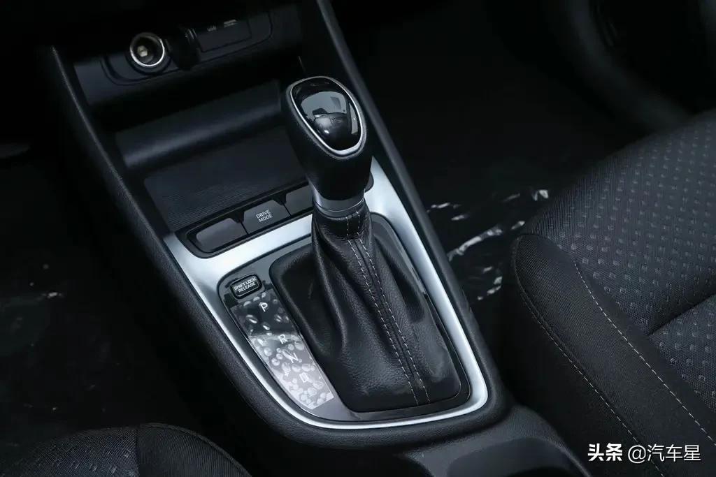 分析现代悦动用车成本，每月花费950元，城市代步首选吗？