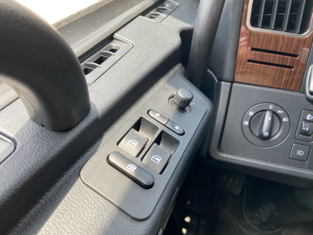 华菱汉马h7460马力牵引车多少钱,拉7吨挖机的自卸车