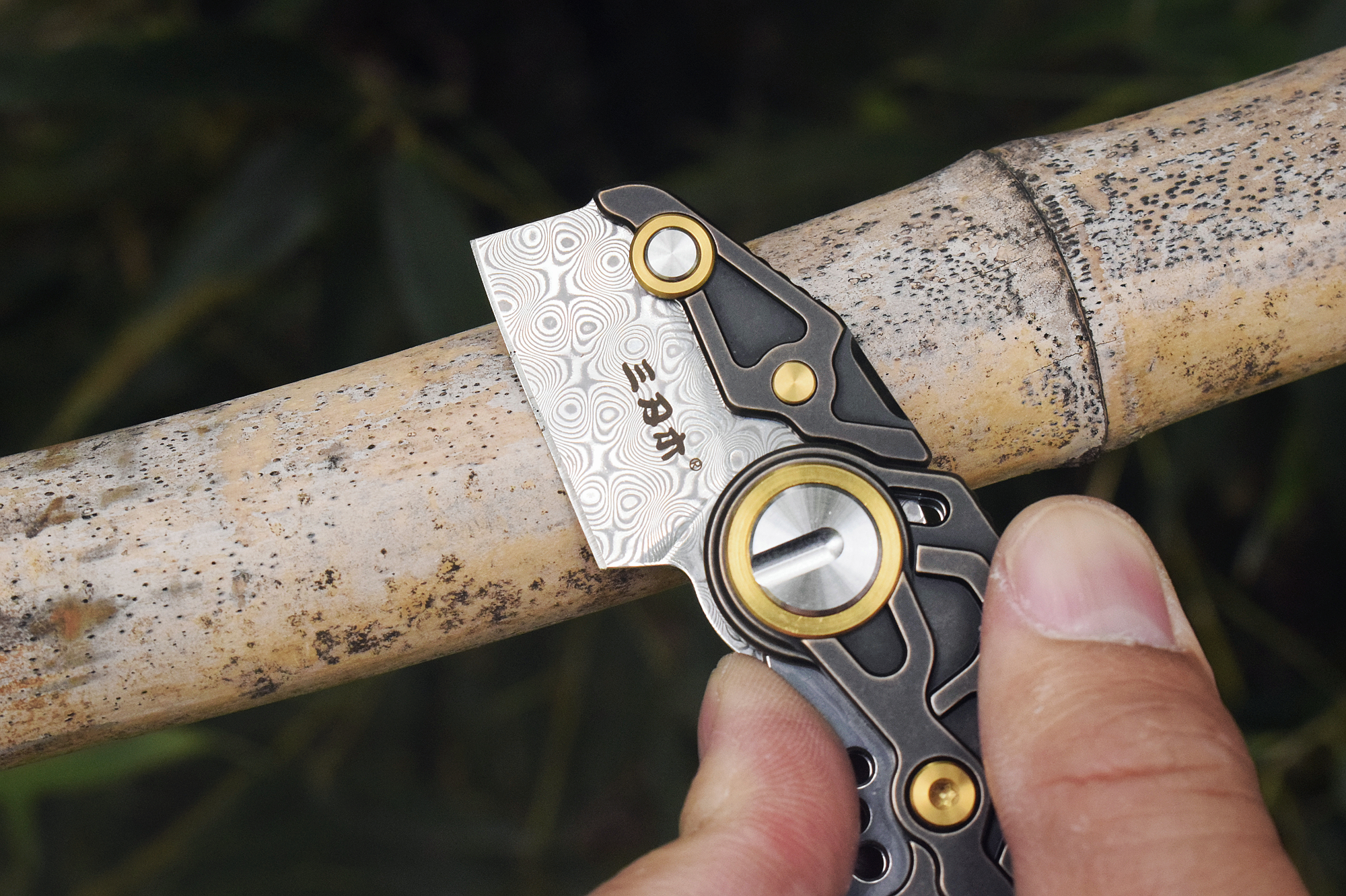 浓浓机甲风，把玩实用两相宜！三刃木大马士革挂脖*刀折**体验