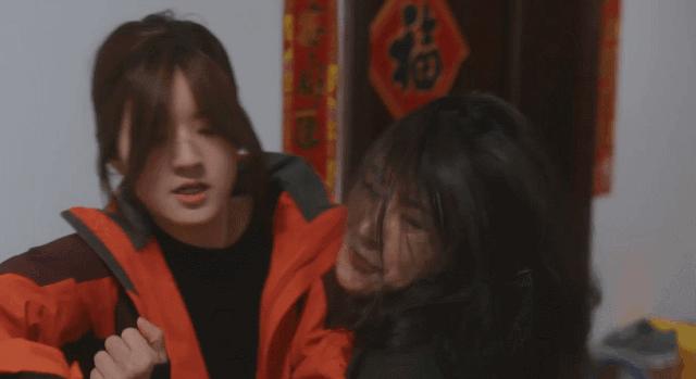 收视破2.1，女主角一出场就牢牢抓住了我眼球，这剧要火了