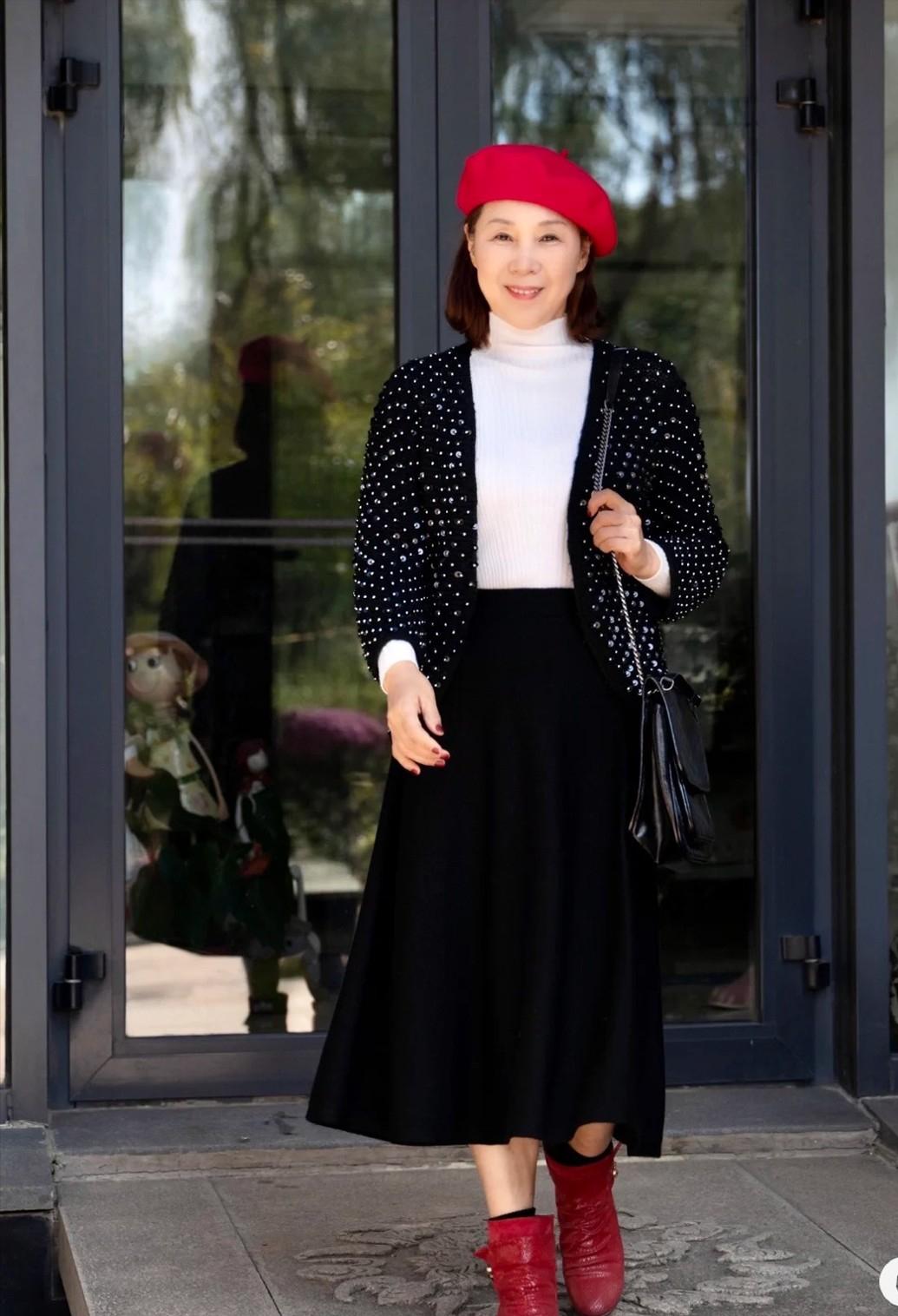 怎么穿红色才不显得尴尬,什么样的红色适合年轻人穿