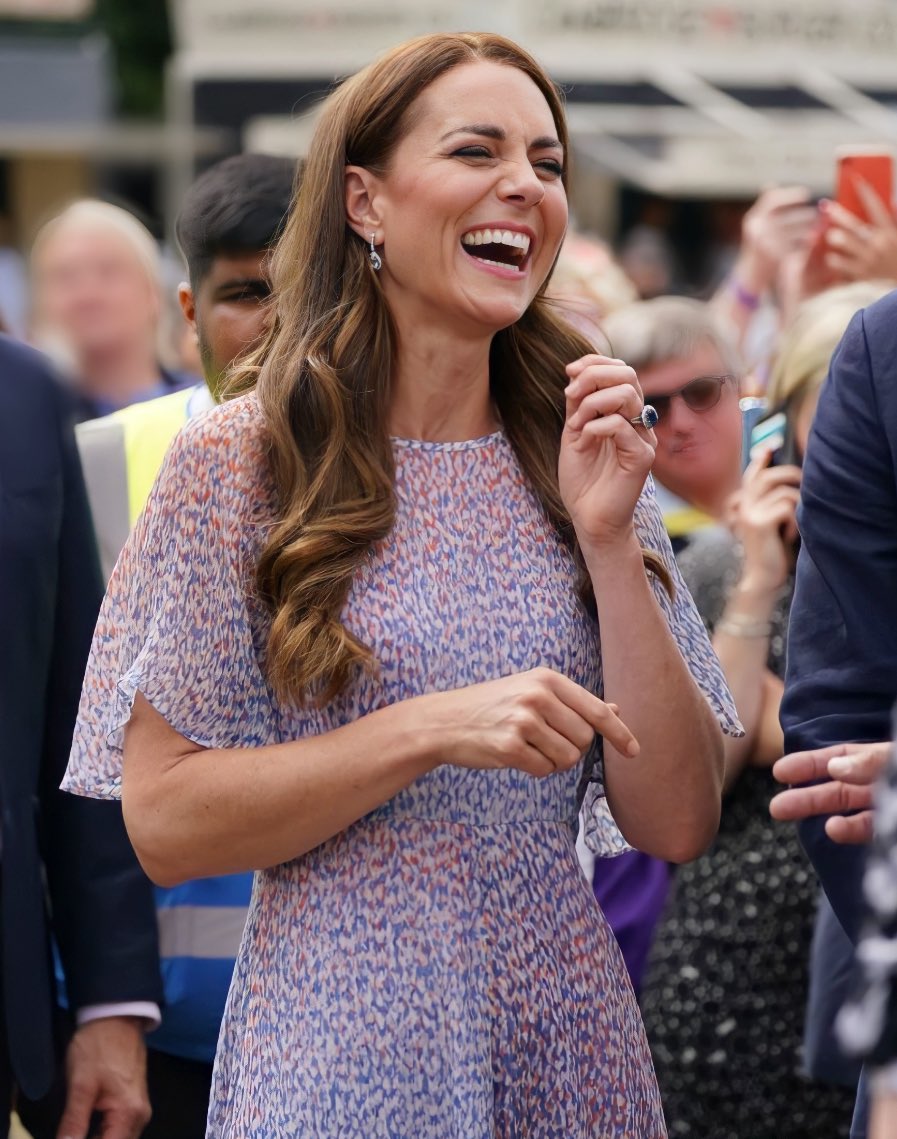 凯特王妃sw坡跟鞋,凯特穿搭图片大全