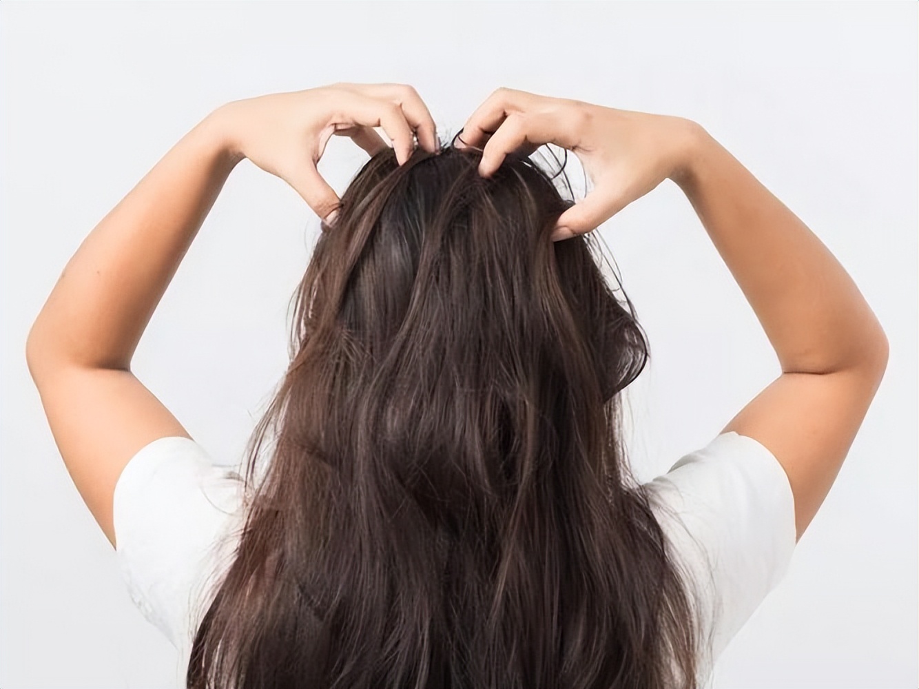 头皮有疙瘩脓包痒痒用什么药,头皮上长红疙瘩和黄色脓包