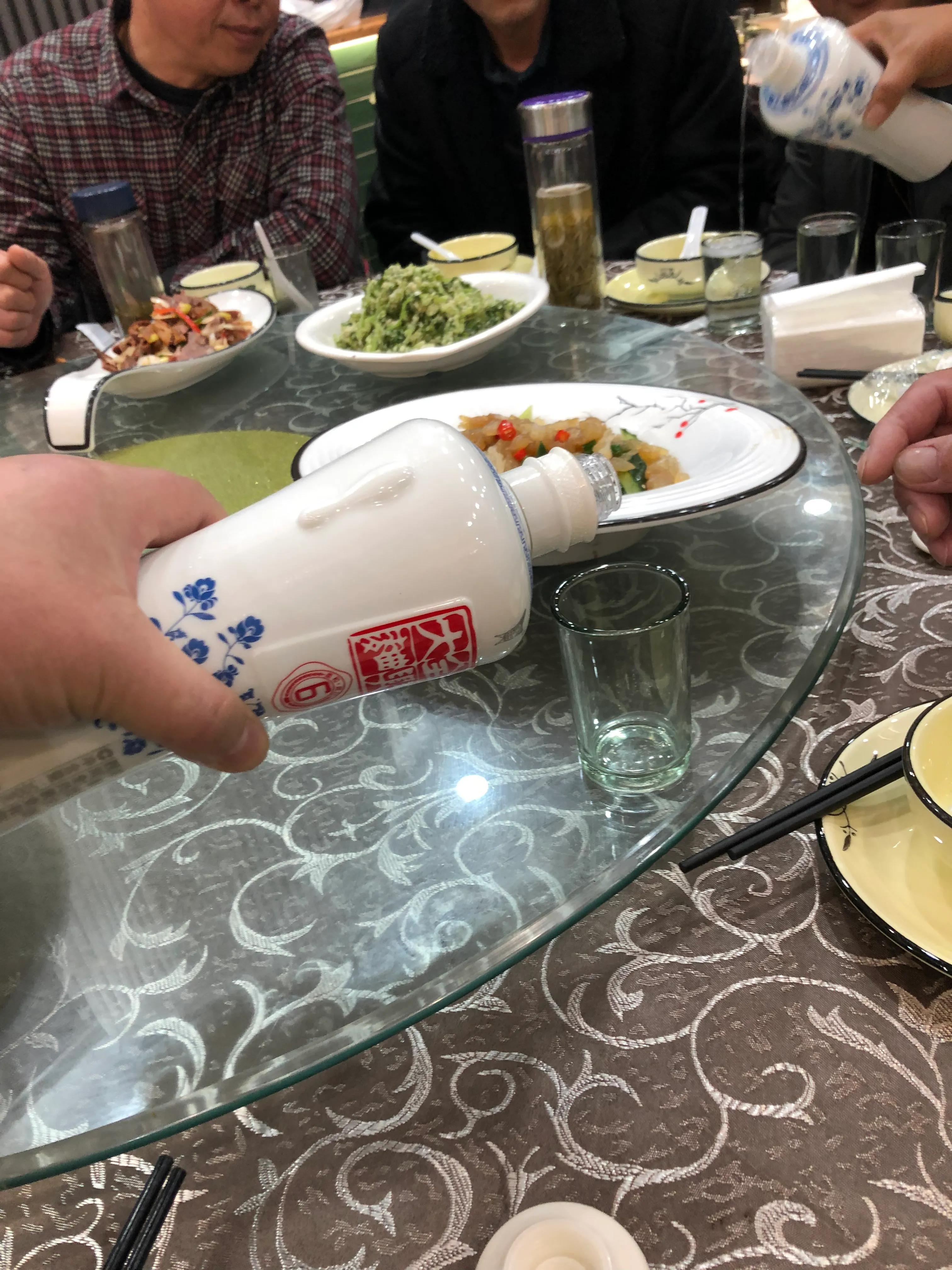 全兴大曲青花瓷酒42度一箱价格表,老八大名酒之一全兴大曲