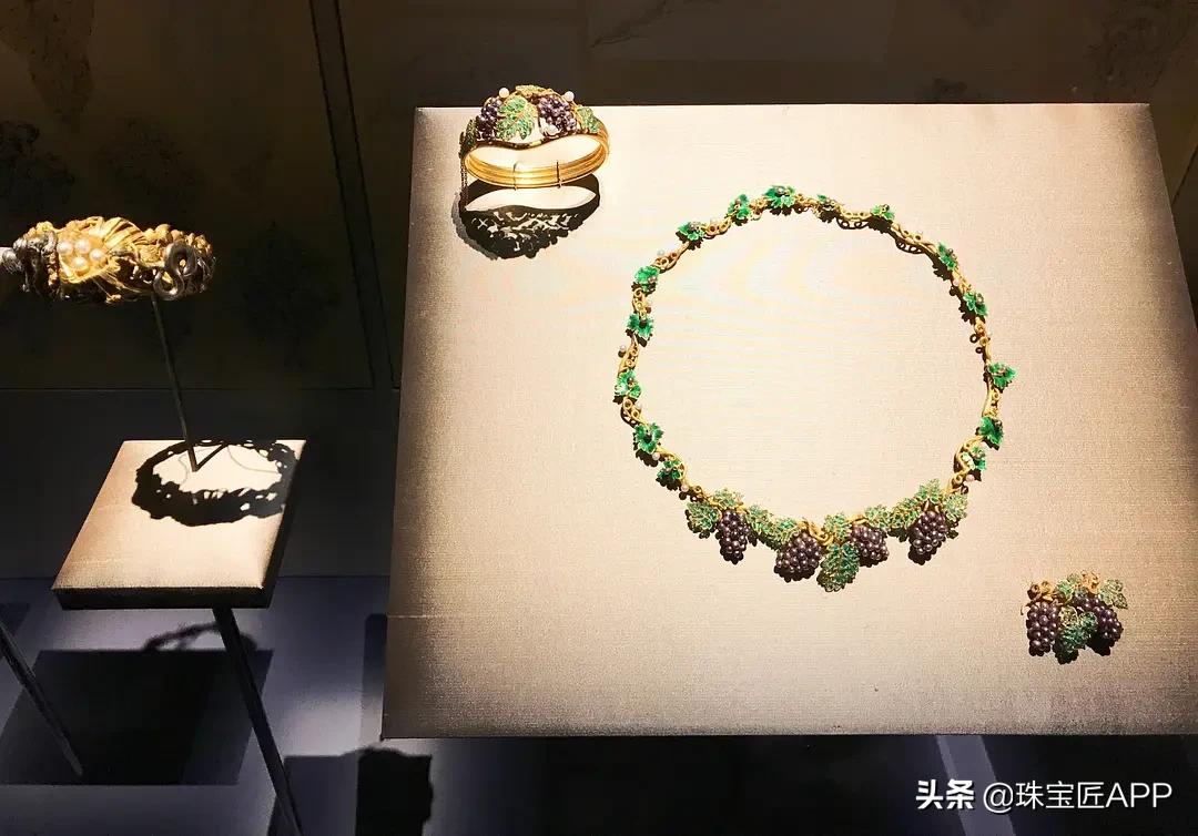 传承241年，12代大师薪火相传，珠宝界的蓝血贵族，重新认识尚美