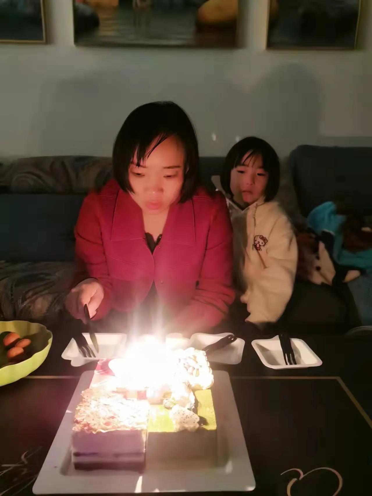 30岁送给自己生日蛋糕礼物,三十岁生日自己给自己买蛋糕