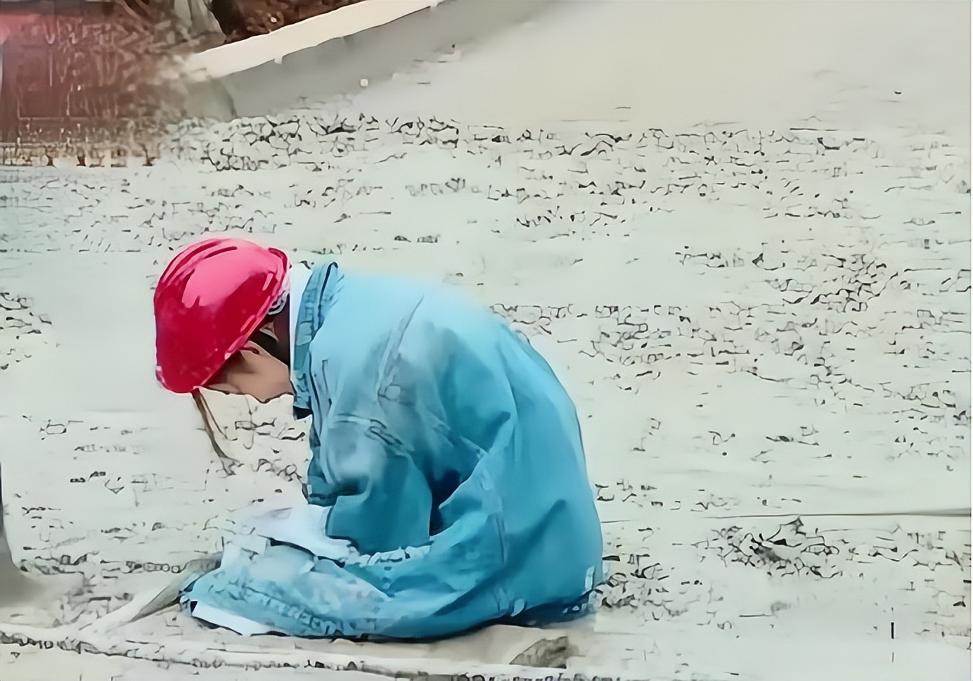 16岁富家女喂饭3年后现状,辽宁16岁女孩需要人喂饭