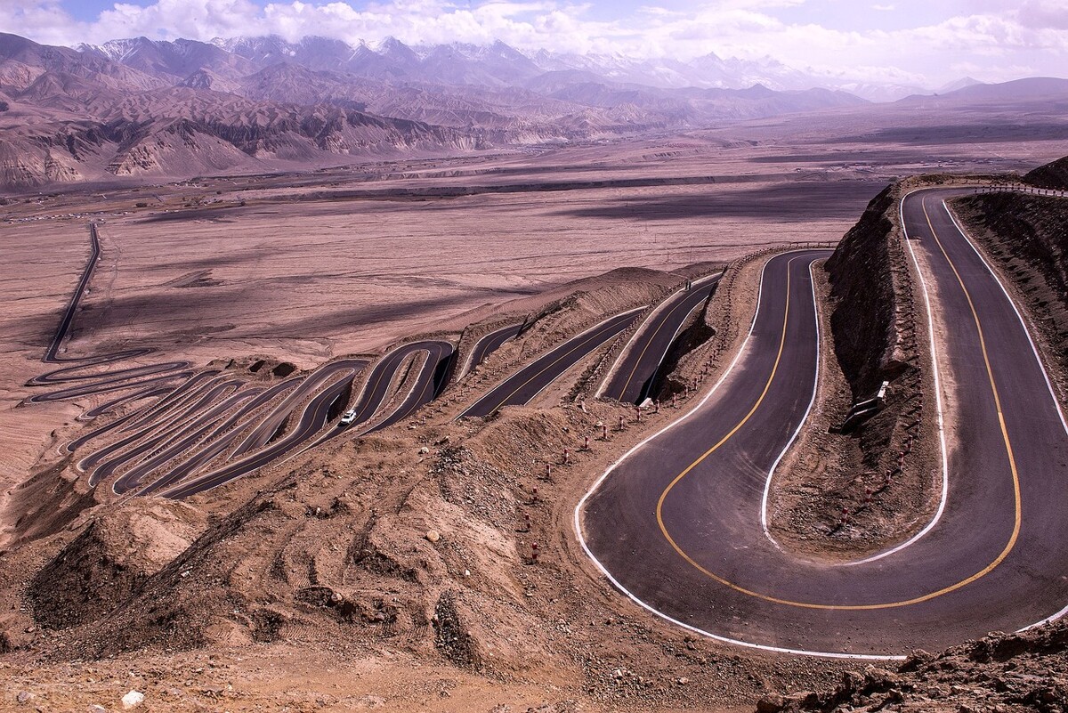 内地车自驾港澳需要什么手续,疆内出行注意事项