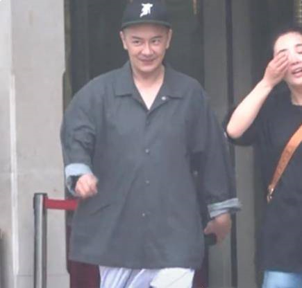 油腻、一脸褶子，这六位大龄男星非要尬演少年，求求你们放过观众