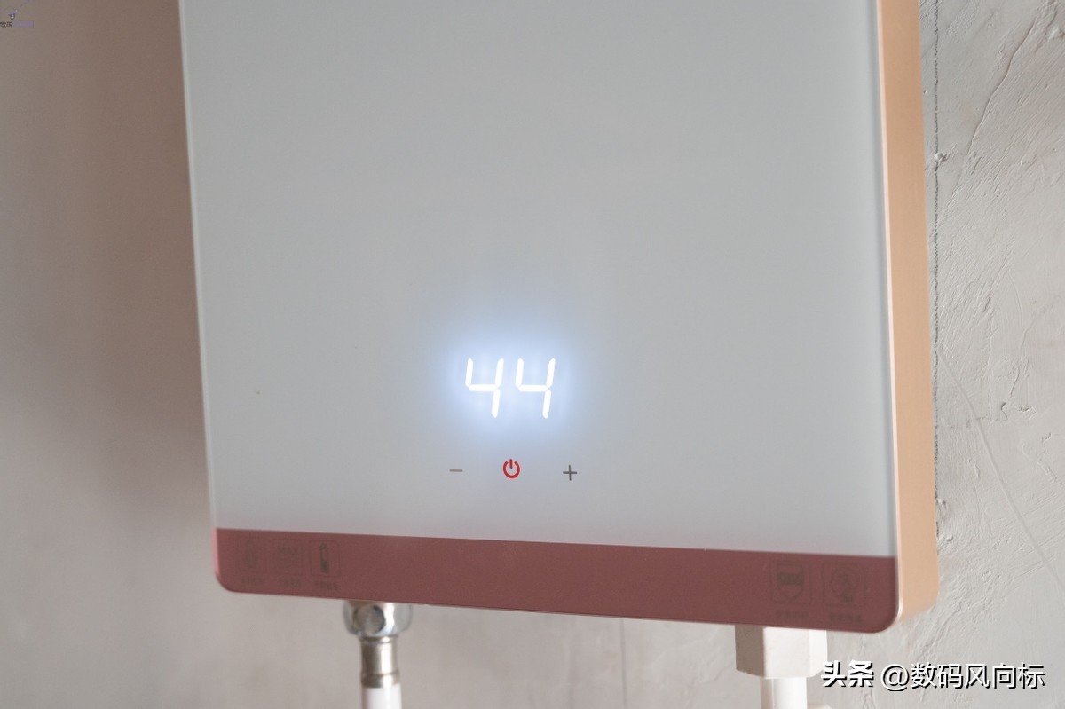 奥特朗即热热水器f15h-z85a,即开即热无需等待