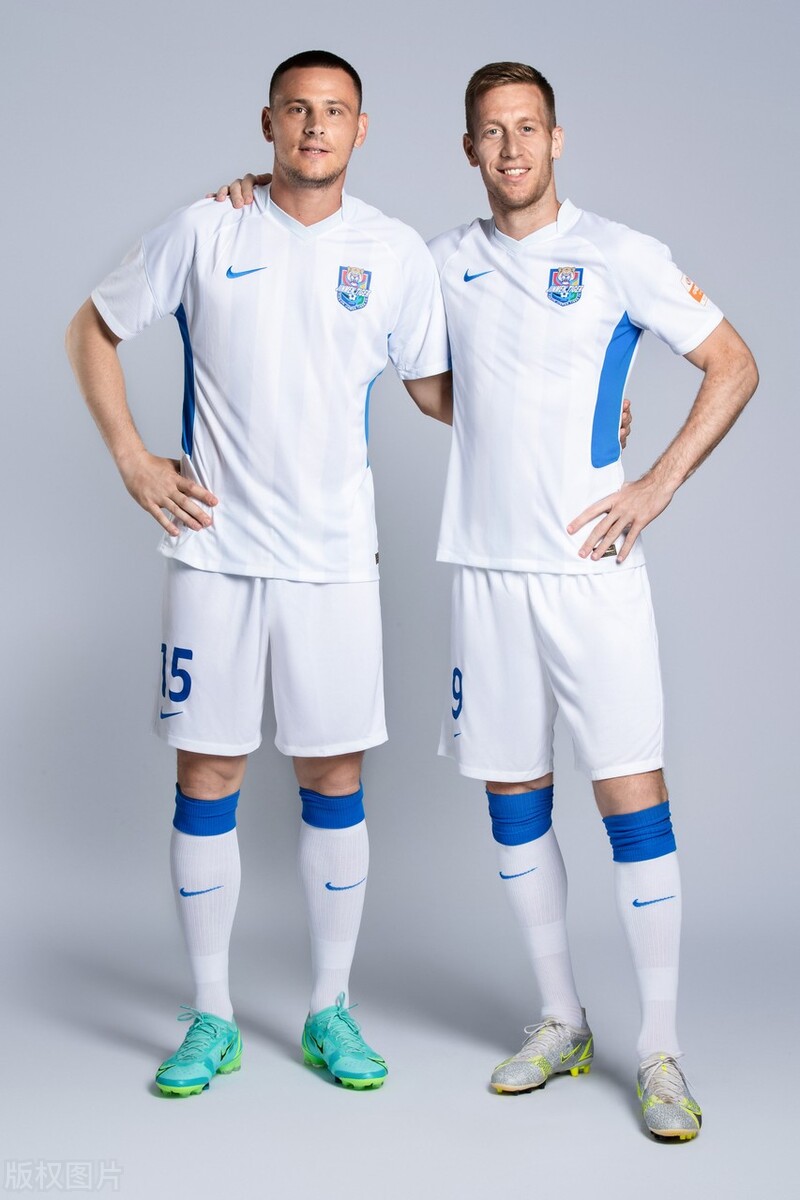 天津津门虎全家福英语版,天津全家福照片