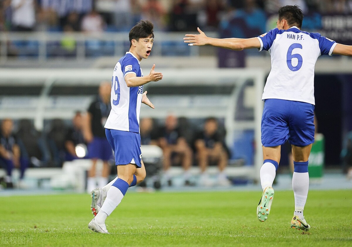 于根伟津门球衣,于根伟最喜欢的球鞋