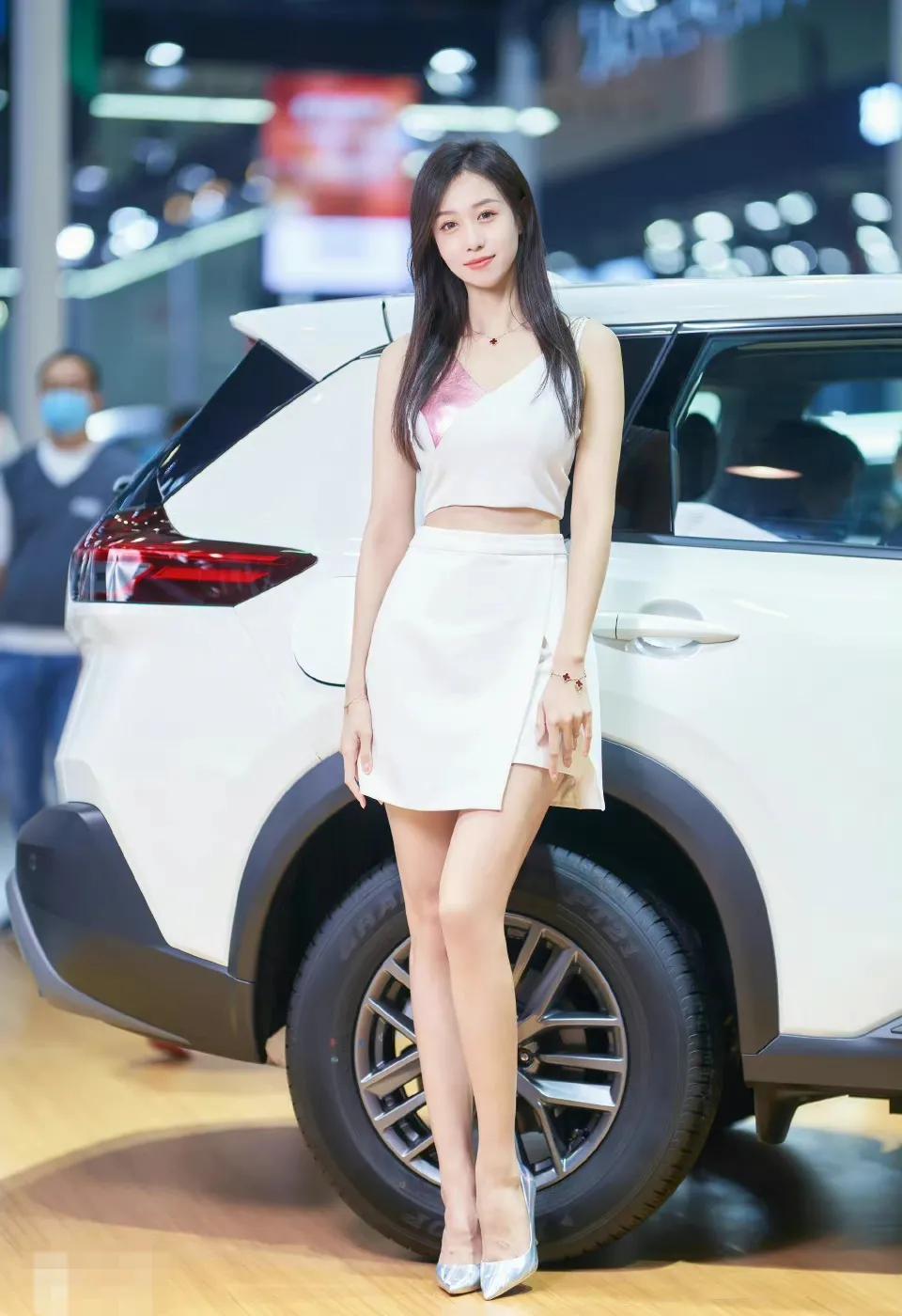 最有亲和力的车模,兄弟们帅车集合