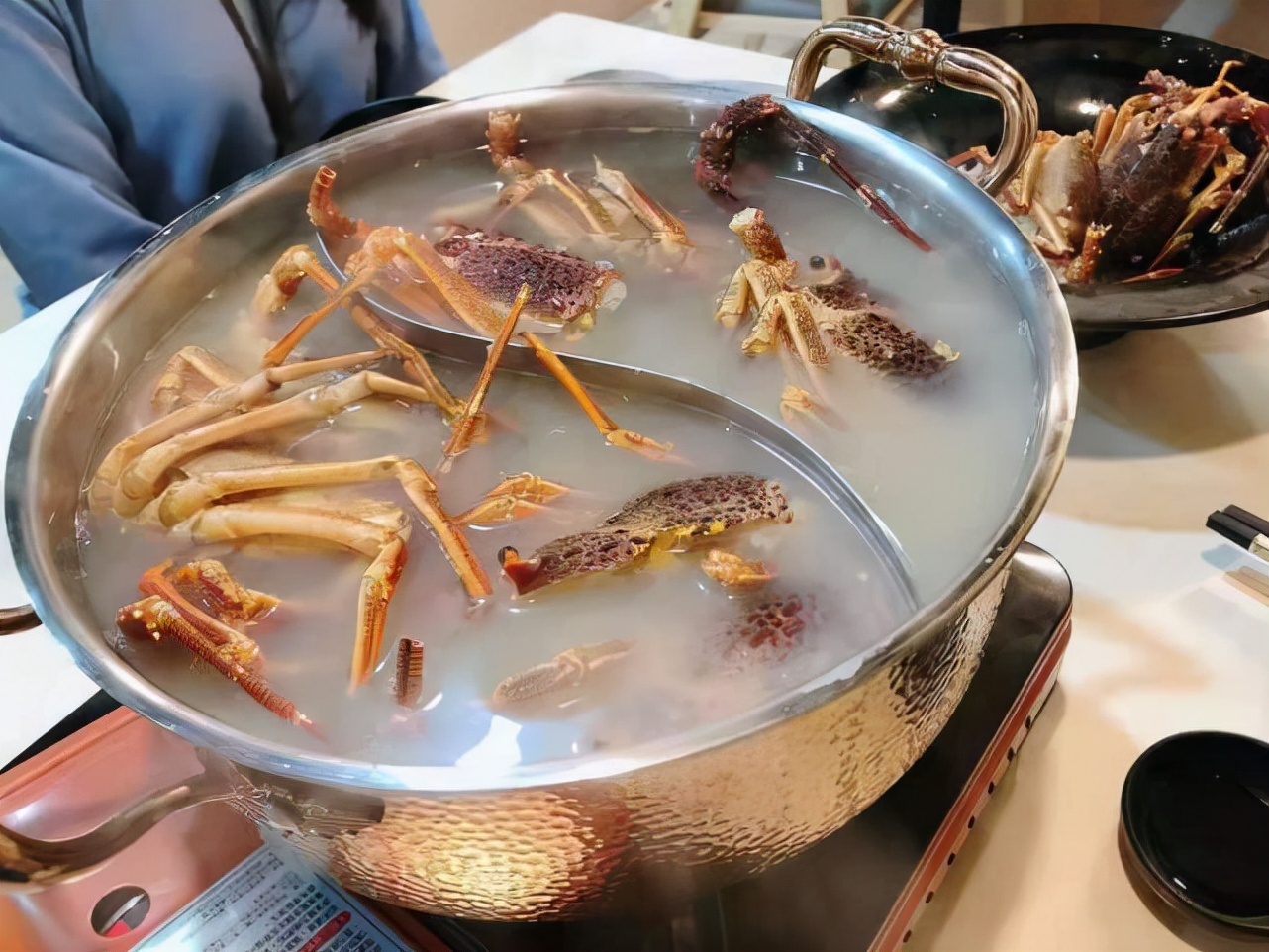 英国呼吁禁止活煮螃蟹,英国拟禁止煮活螃蟹
