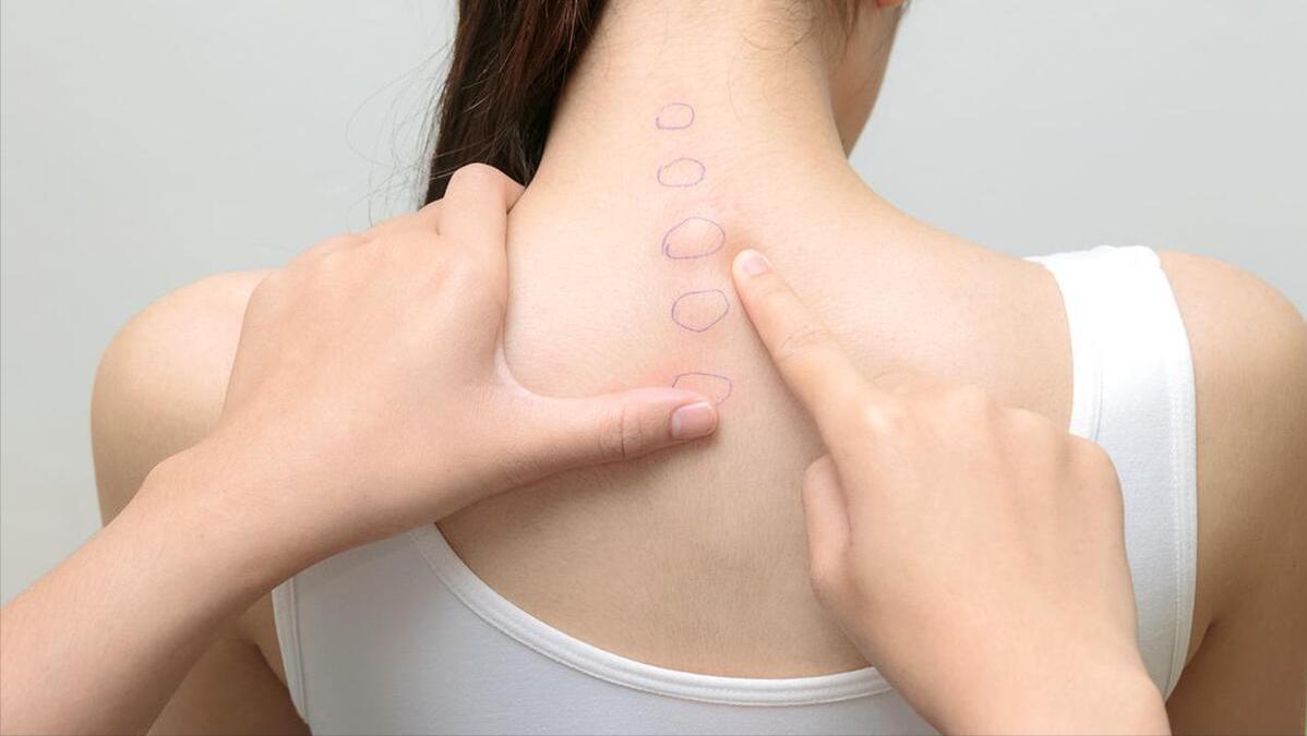 纵隔肿瘤会引起后背肩胛骨痛,右侧背部肩胛骨疼是癌症早期信号