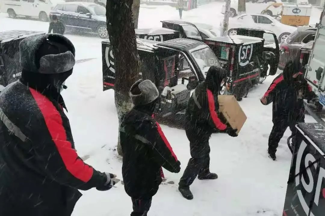 一粒救命药、一本教科书，顺丰“速度”背后的“温度”