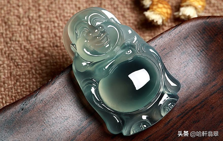 翡翠为什么都雕刻佛像,翡翠佛像的面部雕刻技巧
