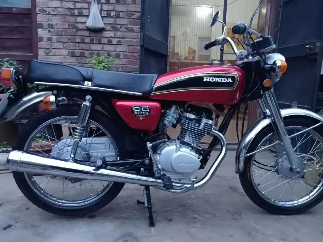 为什么都喜欢本田cg125老款摩托车,经典情怀cg125本田摩托车