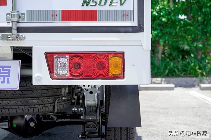 10万左右微卡,1万左右的电动微卡