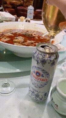 每日一笑：看多了足球比赛就没意思了，来一场不一样的比赛吧