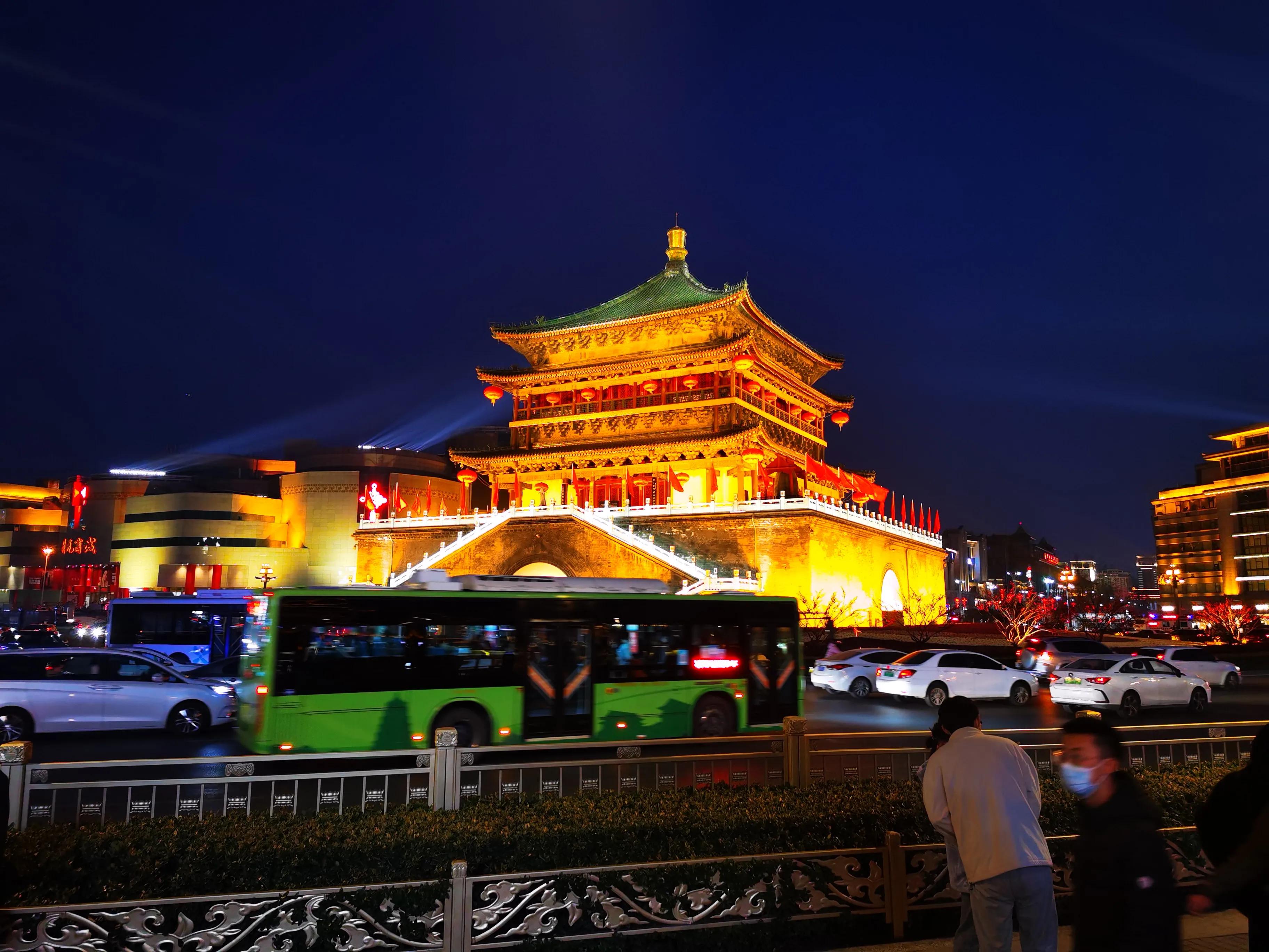 西安城墙城砖为什么是1984,西安城墙的砖全是现代的吗