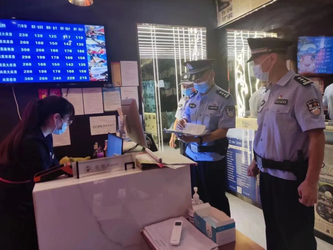 夏季治安打击整治“百日行动”丨尽锐出战！河南洛阳公安全力开展夏夜治安巡查宣防第二次集中统一行动