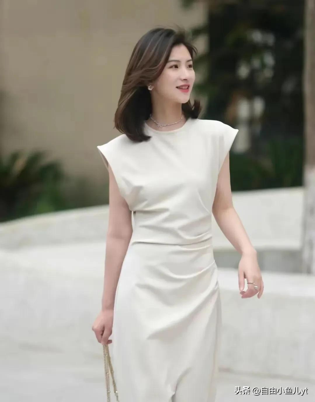 浅色系穿搭夏季中性,适合夏天的浅色系穿搭学生党