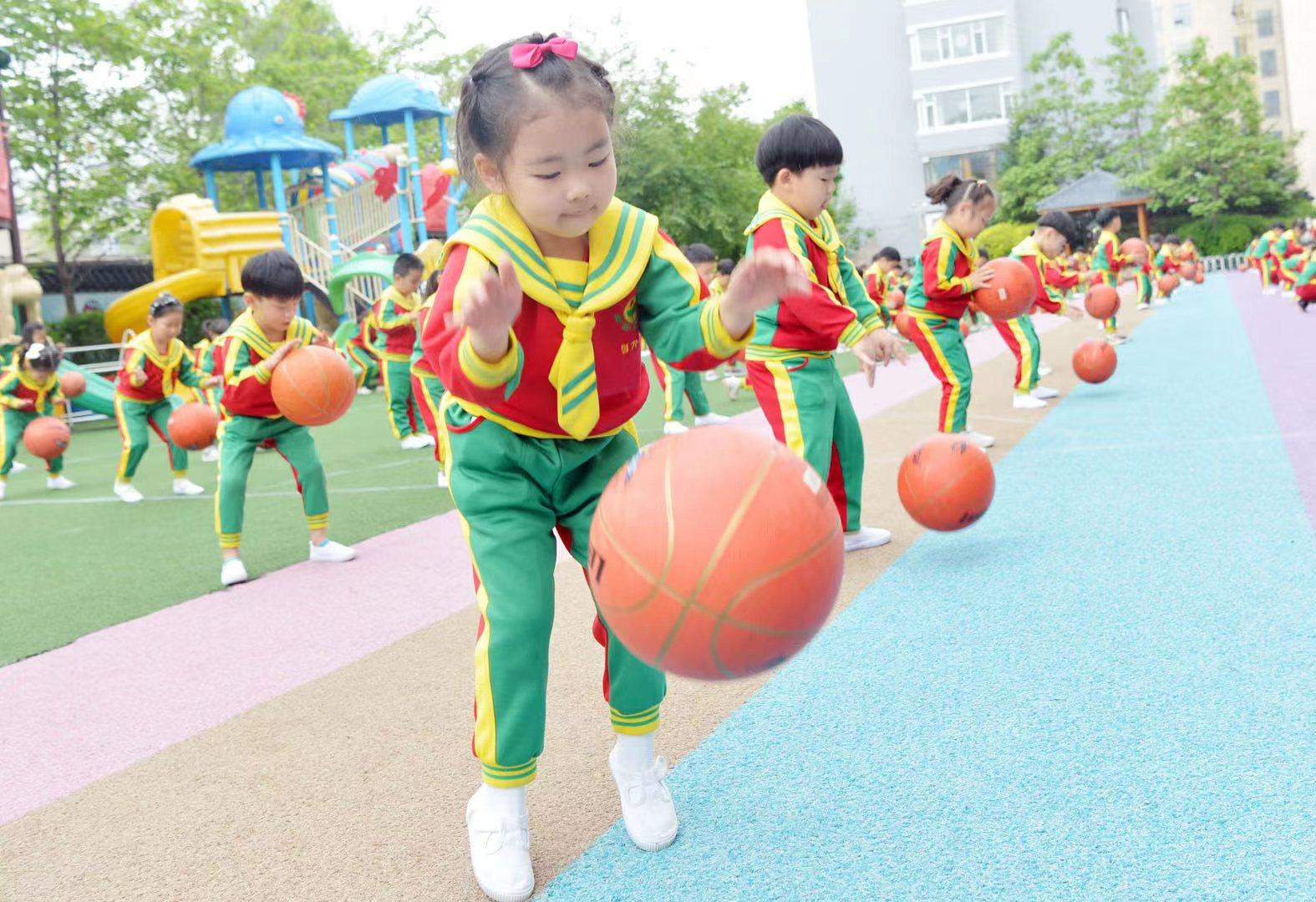 喜迎二十大谱写新篇章作文,为人民交出一份满意的教育答卷