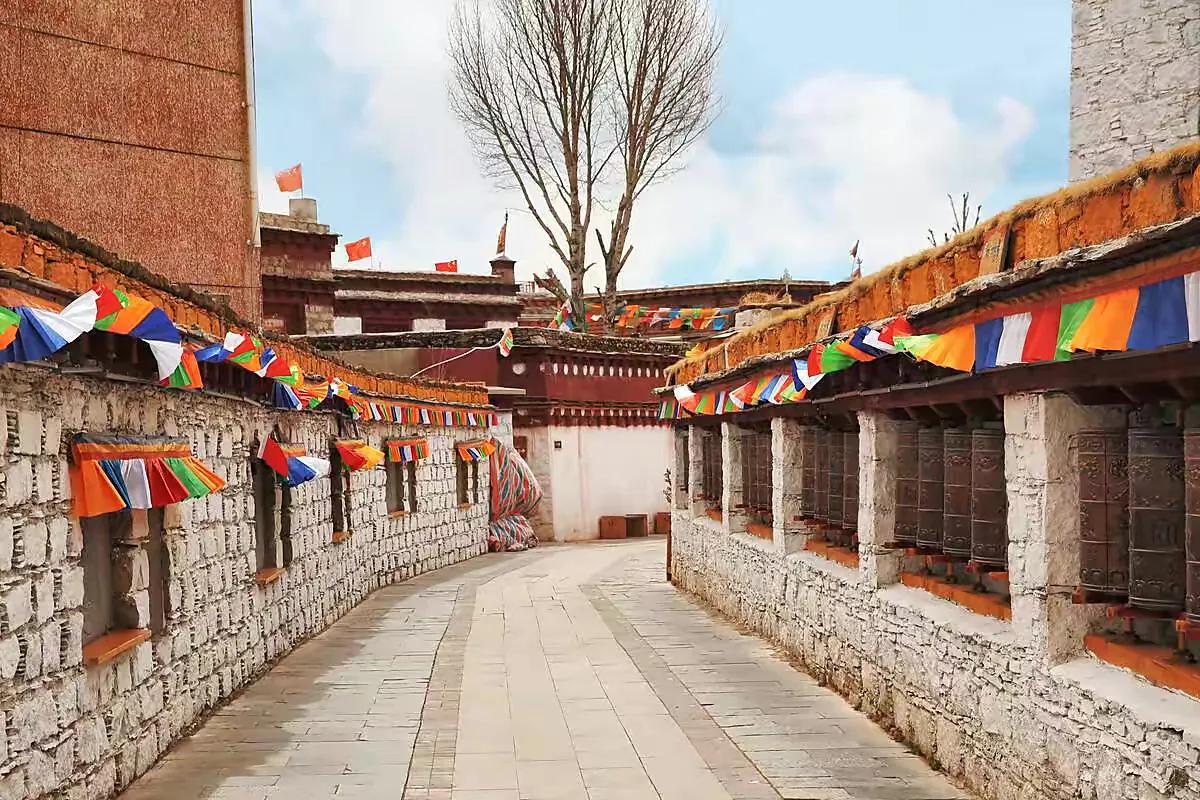 出门旅行必备物品清单充电宝,出门旅行必备物品清单网上购买