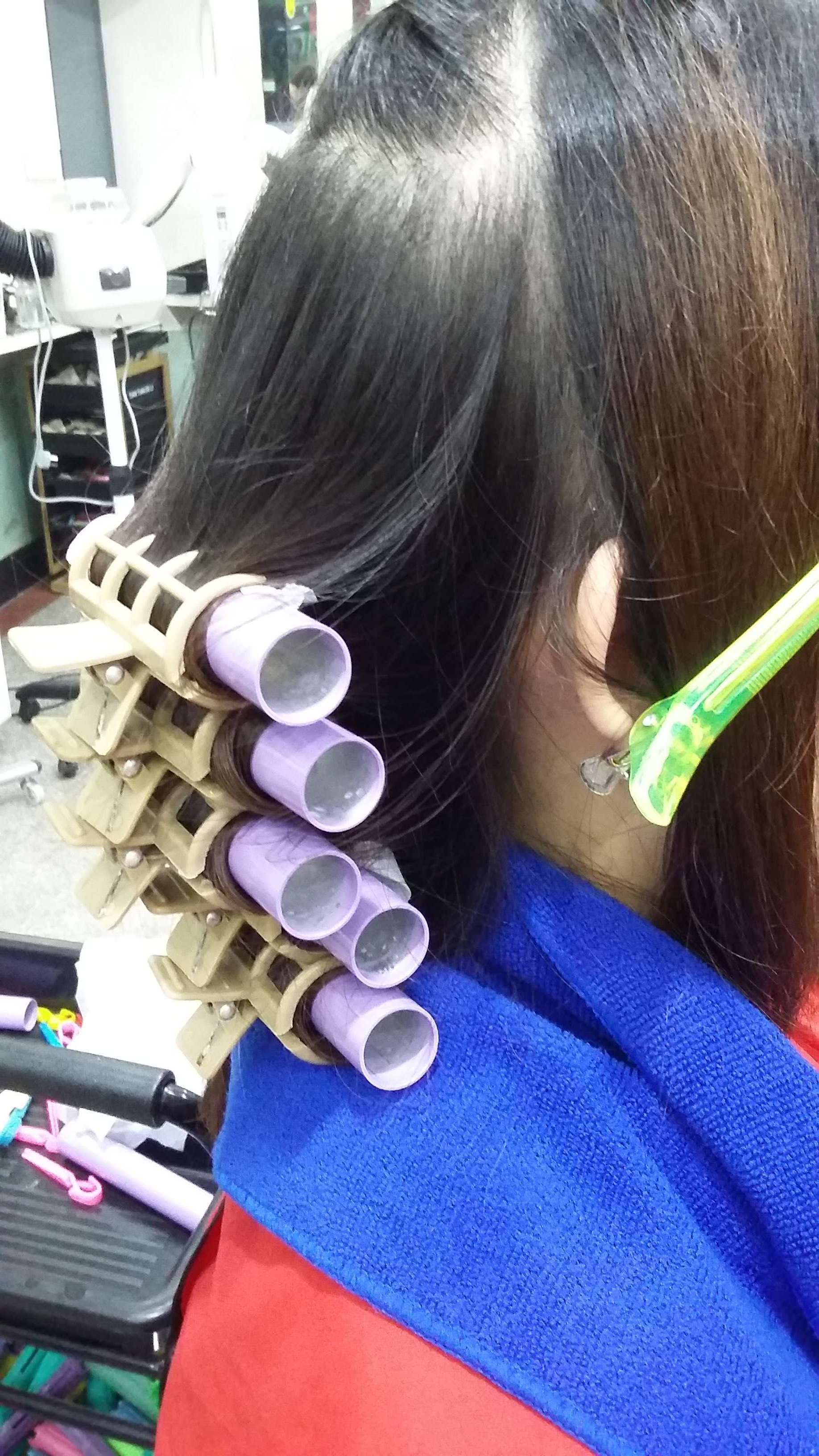 烫头发和染头发哪个伤害大2018,烫头发跟染发哪个更伤发