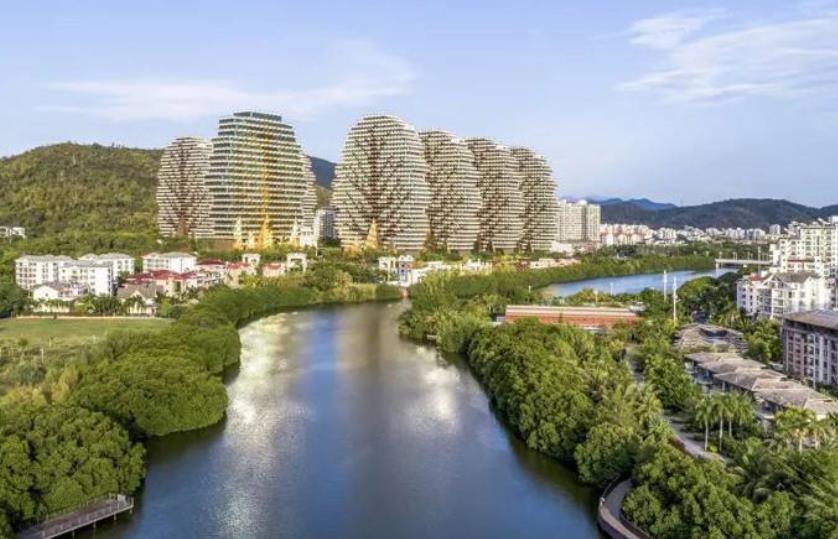 海南三亚海滩地标建筑,三亚地标建筑九棵树大楼