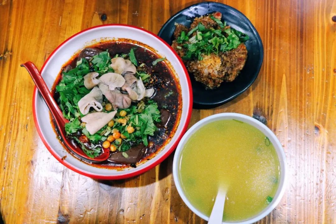 去成都必打卡的8家地道馆子,成都本地人必吃十大馆子排名