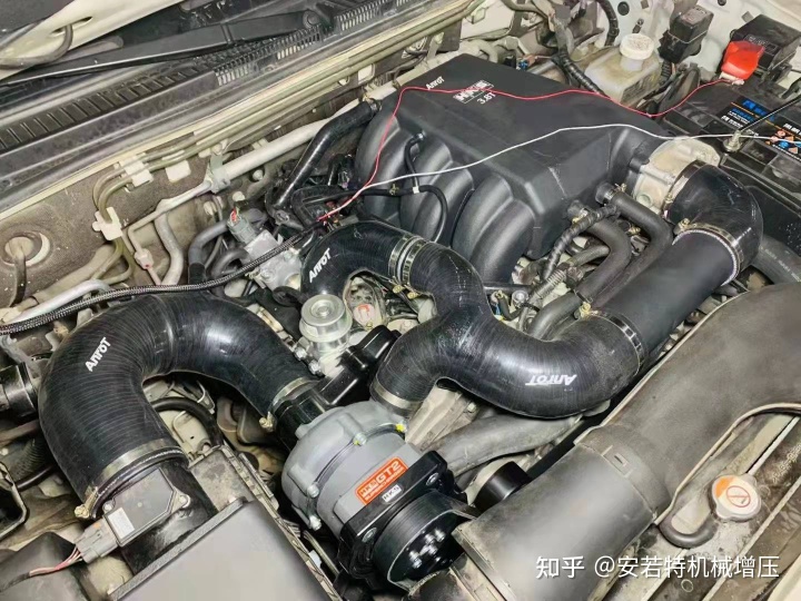 最顶配的三菱帕杰罗最新款的,三菱帕杰罗外观