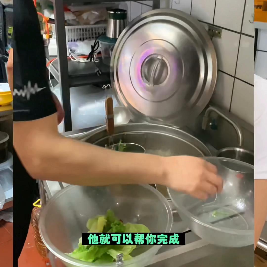 被割过韭菜的小夫妻再次回到餐饮界，这次他们做的真棒！#加盟
