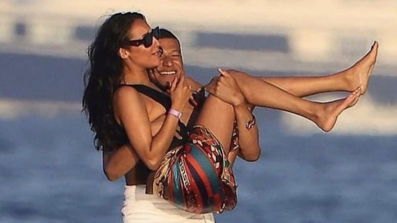 世界杯c罗和他女友,世界杯太太女友团