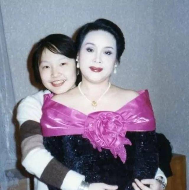 李谷一和前任丈夫结婚几年,李谷一与现任老公有子女吗