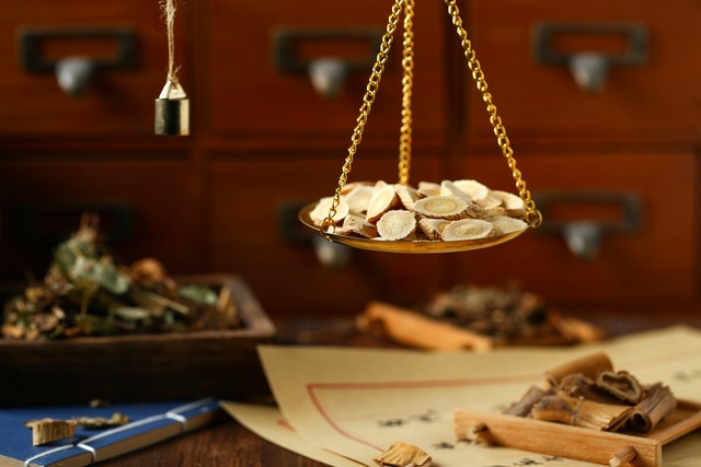 白带多应吃中药调理,阳虚导致的白带粘稠怎么办