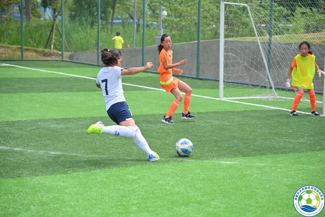 东湖路小学校园足球总决赛,喜报校园足球冠军