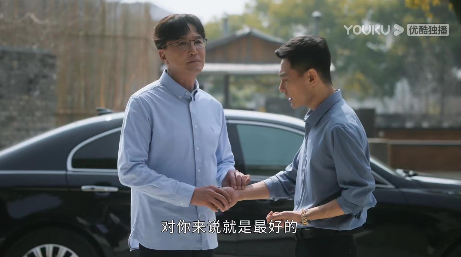 《后浪》补过头的朱老板扮演者，曾做过10年警察，用演技征服观众