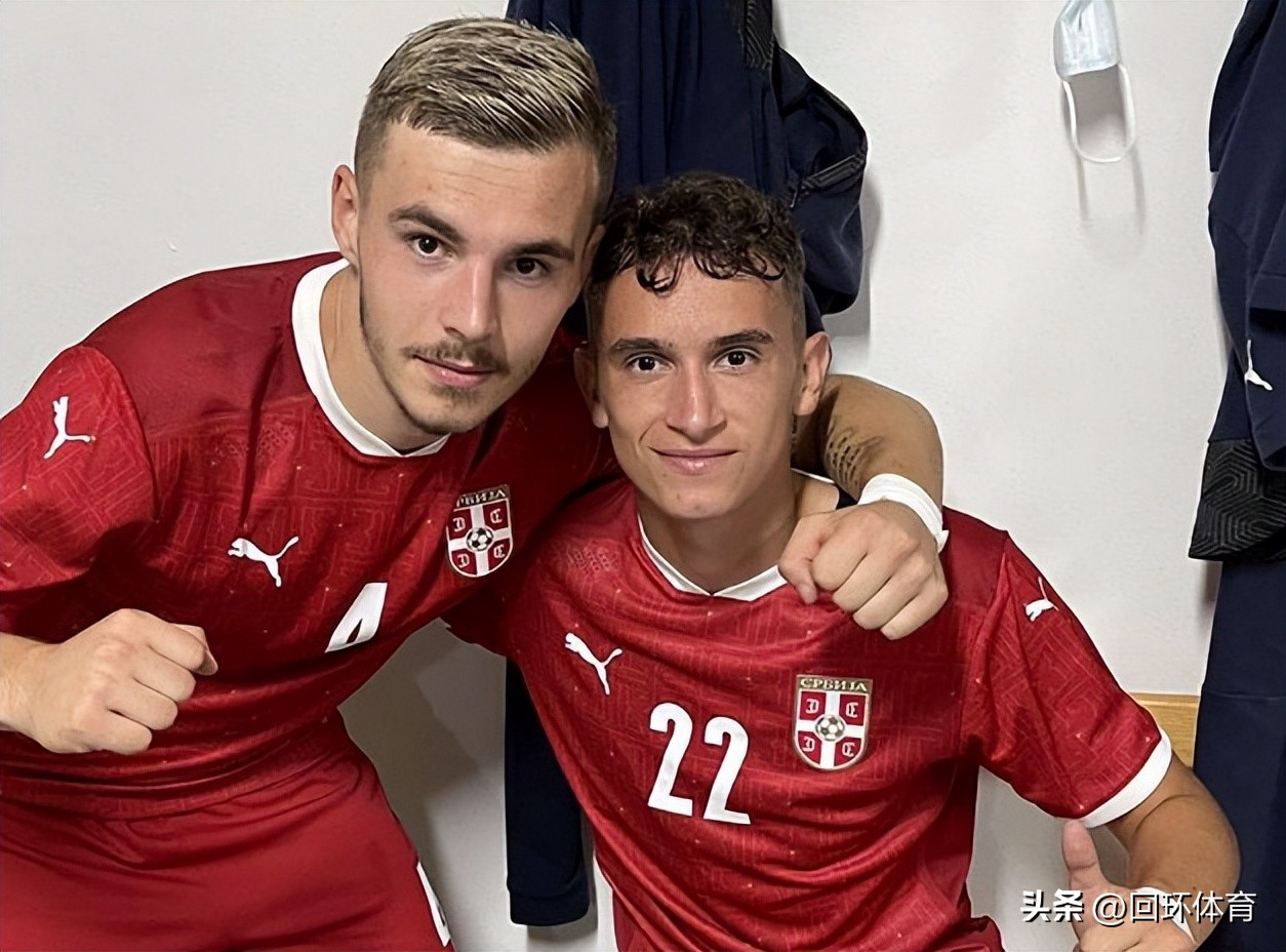 曝巴萨瞄准新内马尔20岁天才身价一年翻20倍总监力荐1000万抢人?