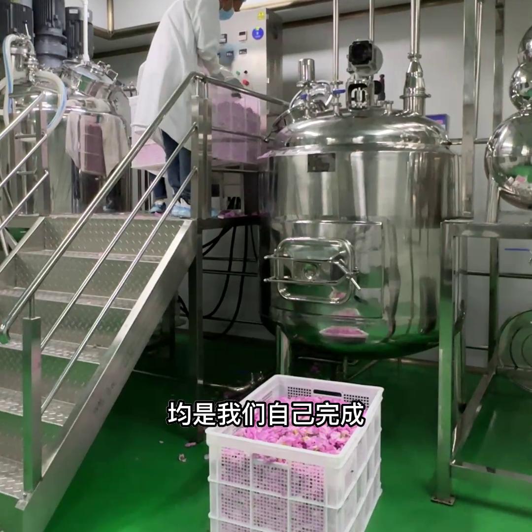 乡村的四月底，我们的玫瑰花儿朵朵盛开了！自产自销的第一...