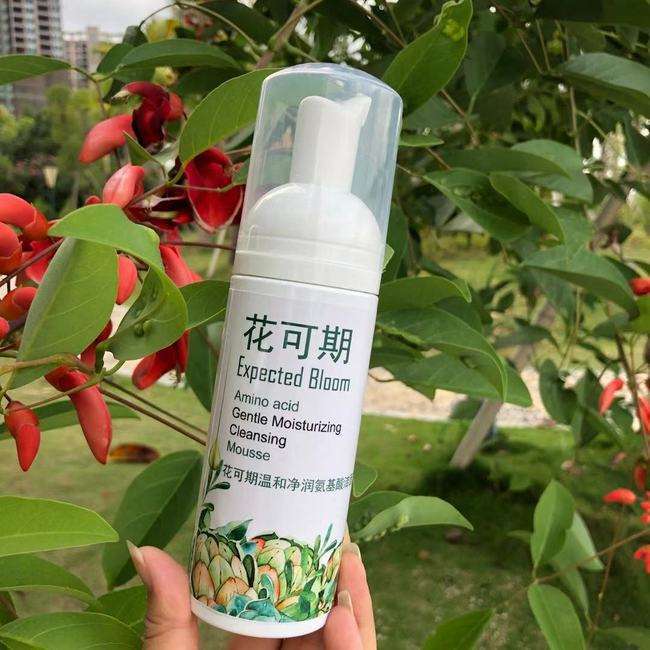 去黑头保湿效果好的洗面奶,去黑头深层清洁毛孔洗面奶推荐