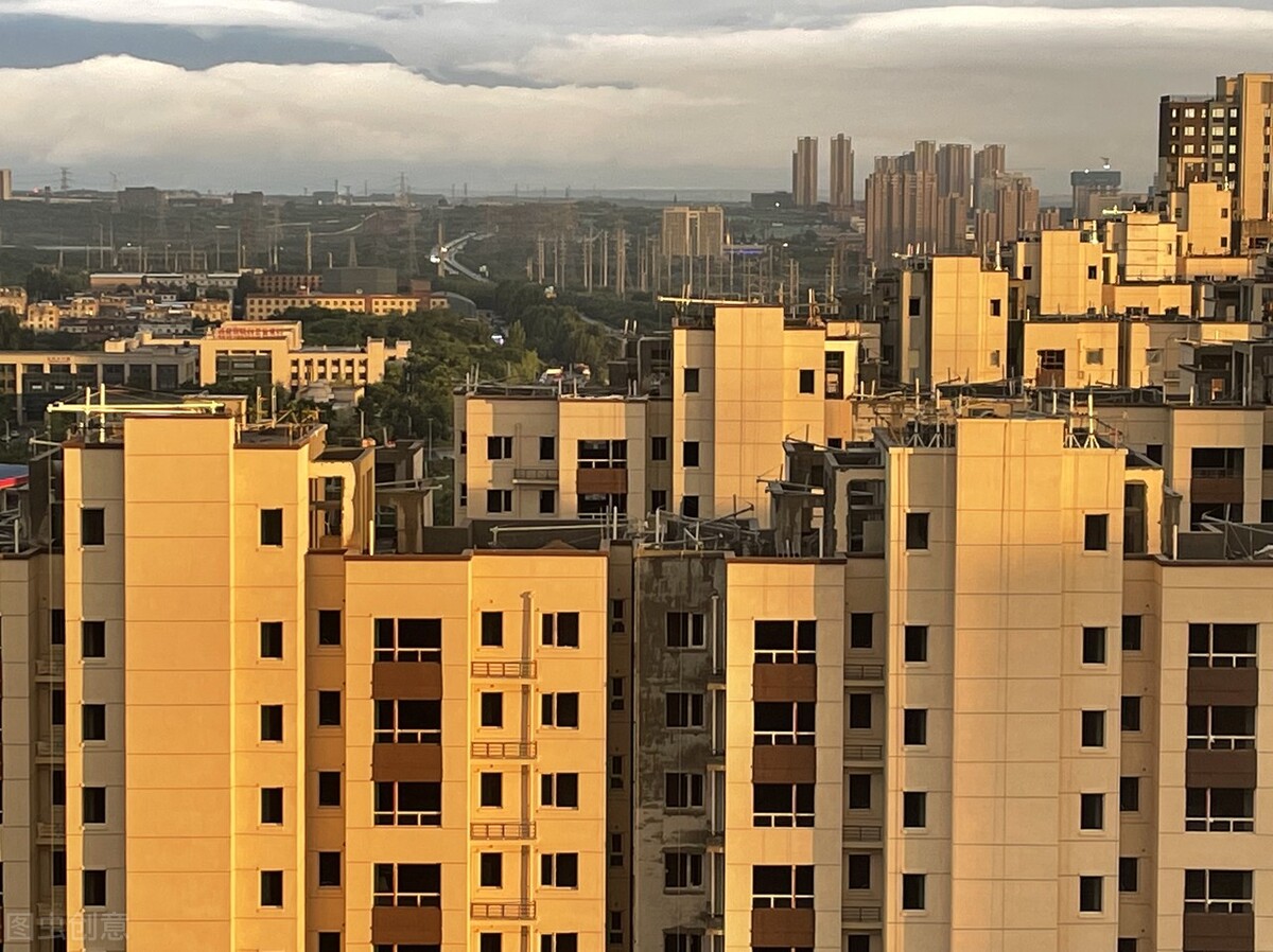 顶楼复式房子为什么不好卖呢,顶层复式跌下神坛